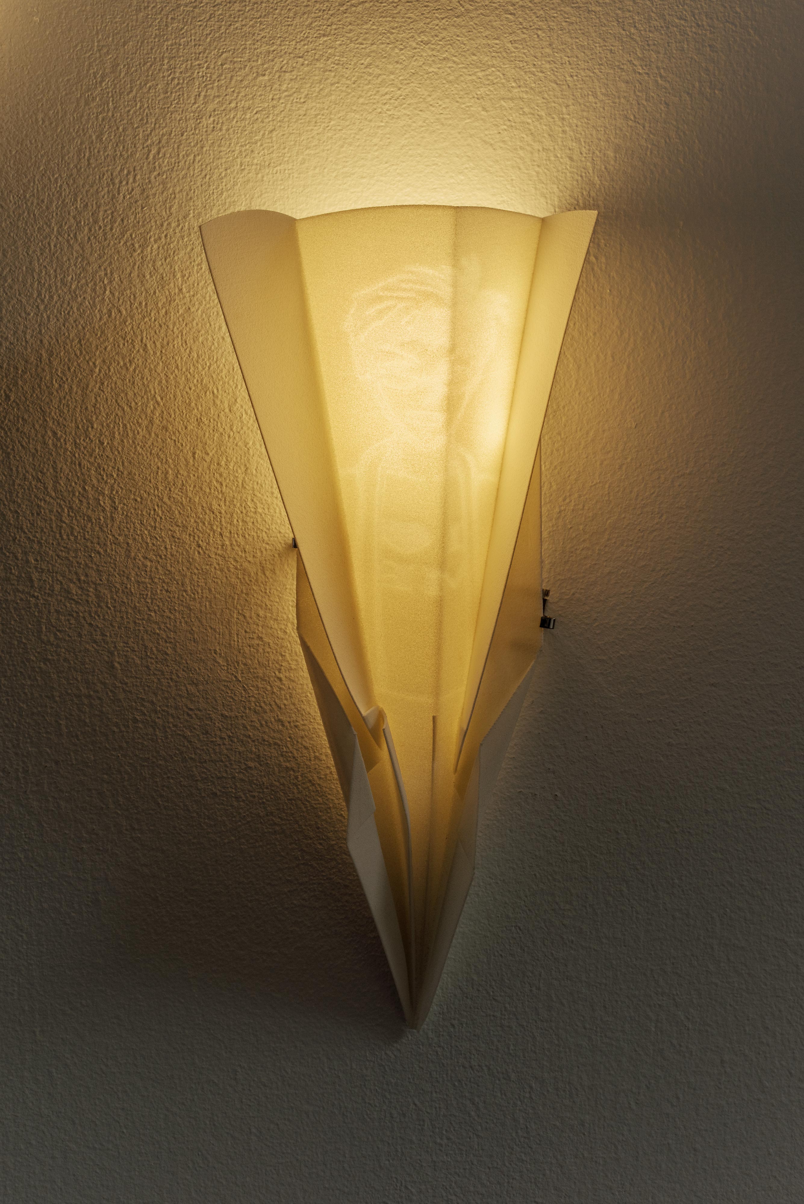 David Muenzer<br>Sconce (Snowden Avatar)<br>2013<br>Porous nylon, lighting hardware<br>4.093 x 8.974 in (10.4 x 22.8 cm)